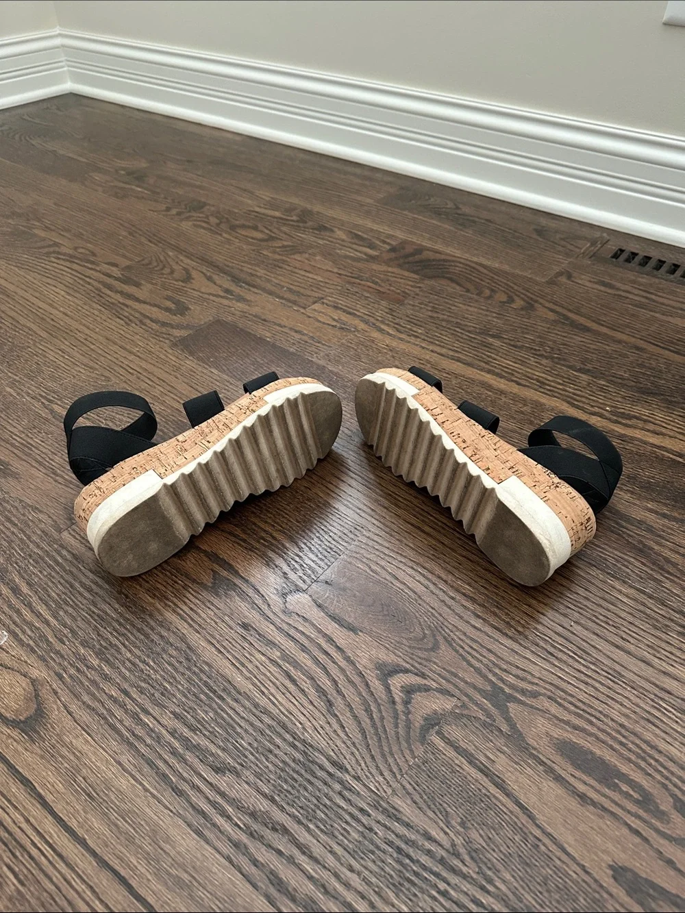 Steve Madden Black Elastic Cork-Trim Wedge Sandals